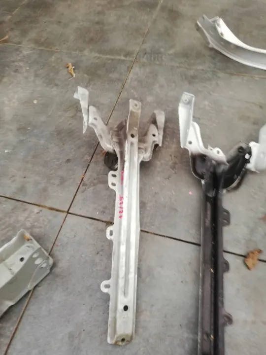 Suporte Cinto Dianteiro Toyota C-HR 16- OEM x1xxx111 image 4