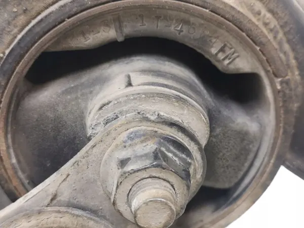 Toyota Auris vaihteiston tyyny OEM 1T067402 image 4