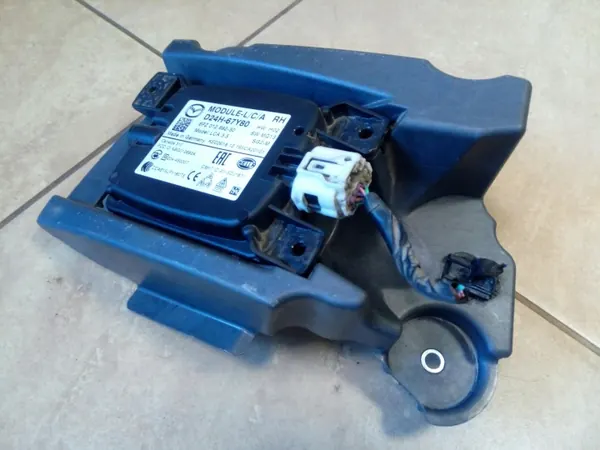 Mazda CX-3 Toter-Winkel-Sensor OEM D24H-67Y80 image 3