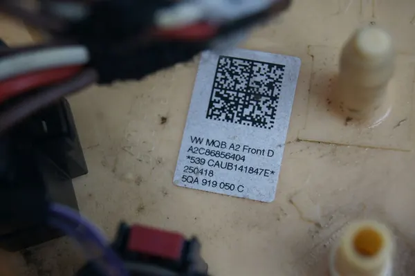 Brandstofpomp VW TIGUAN (AD1) 2.0L diesel 2018 5QA919050C image 4