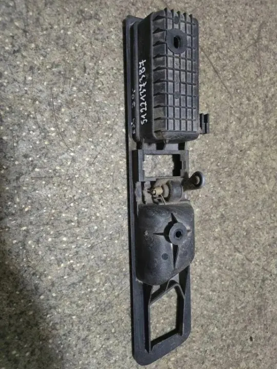 Poignée intérieure droite arrière BMW 5 E34 OEM 5122137387 image 3