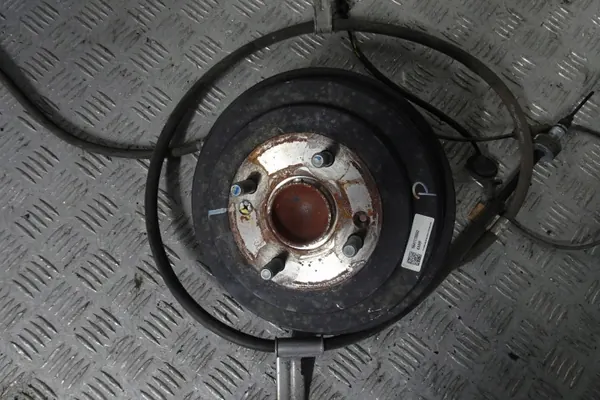 OEM 52730-H8500 Moyeu Tambour Arrière Gauche image 3