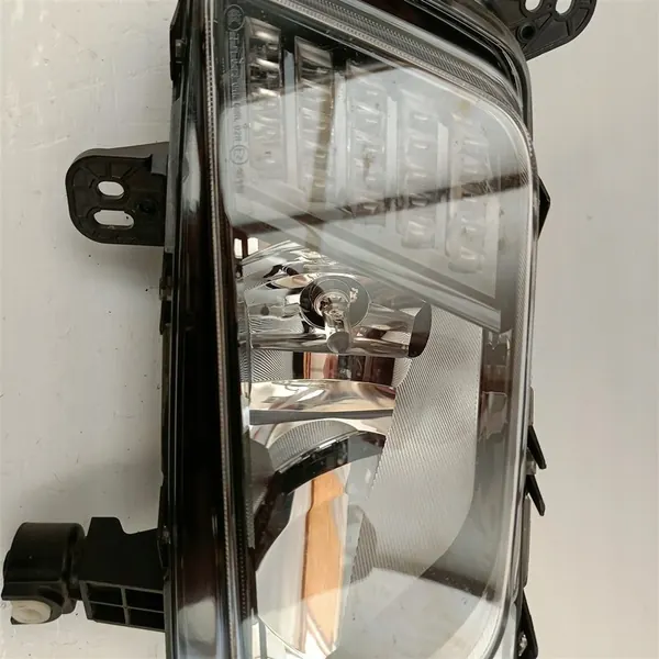 Halógeno LED DRL Frontal Direito VW Polo 2G 2G0941662A image 3