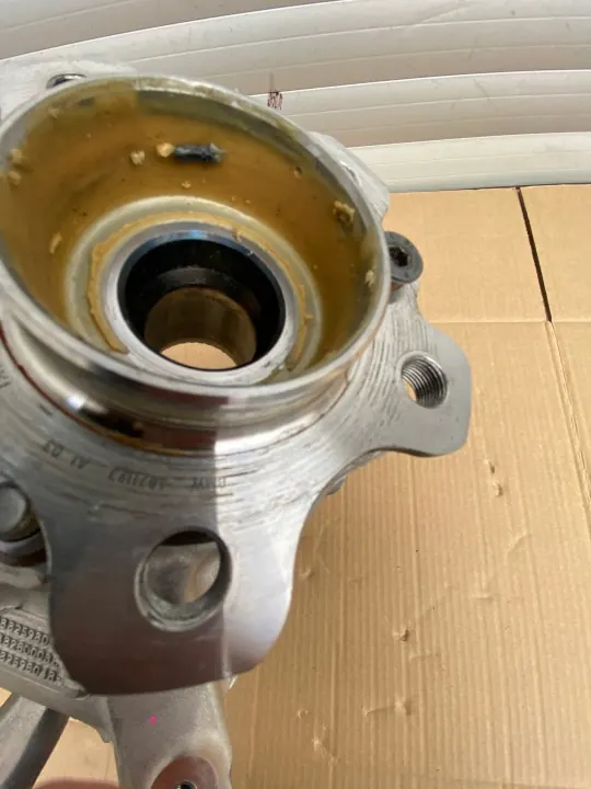 BMW 6882598 Moyeu de Roue Avant Droit image 3