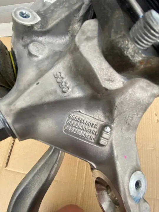 BMW 6882598 Moyeu de Roue Avant Droit image 6