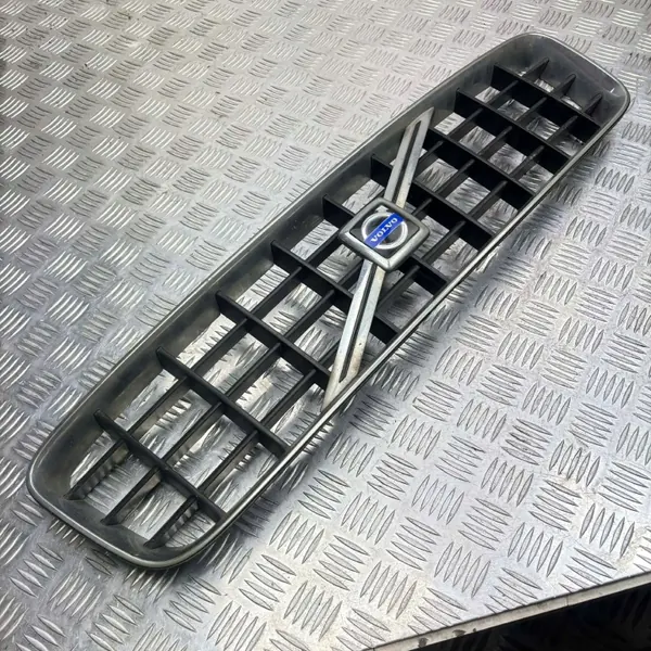 Volvo XC90 2003 Grelha OEM 8620641 - Usado image 2