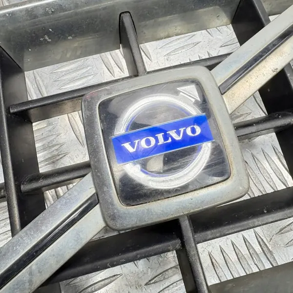 Volvo XC90 2003 Grelha OEM 8620641 - Usado image 5