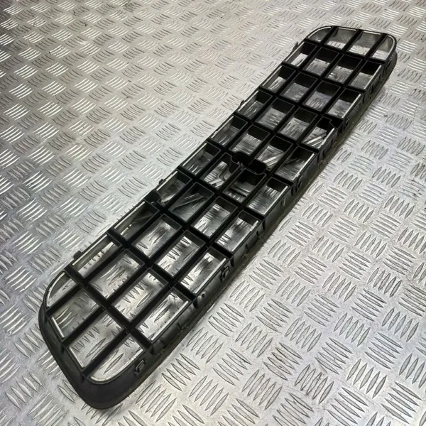 Volvo XC90 2003 Grelha OEM 8620641 - Usado image 6