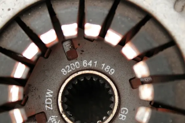 Kytkinlevy Dacia Logan 1.6 16V 07- 77 kW 105 HP image 2