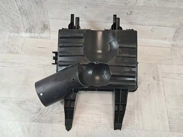 MERCEDES SPRINTER W906 Ilmansuodattimen Kotelo A0000905001 image 4