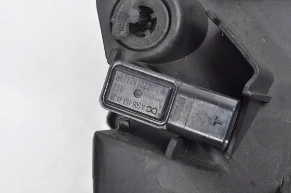 MERCEDES GLC W254 2.0 ILMAFILTERIKOTELLA A2540900400 image 2