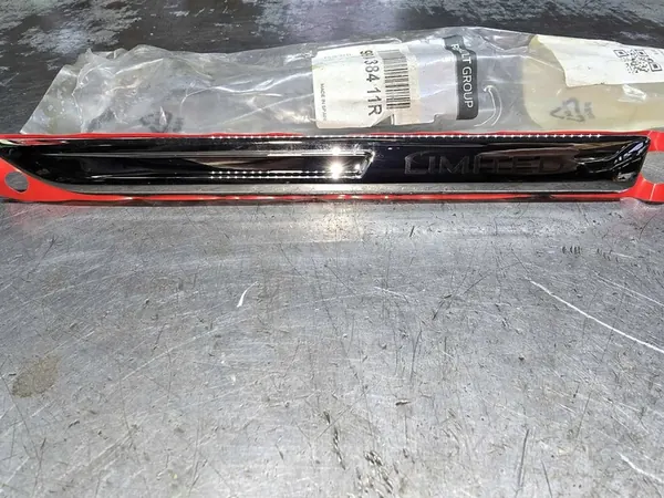 Rivestimento parafango cromato sinistro Megane IV GT Limited image 3