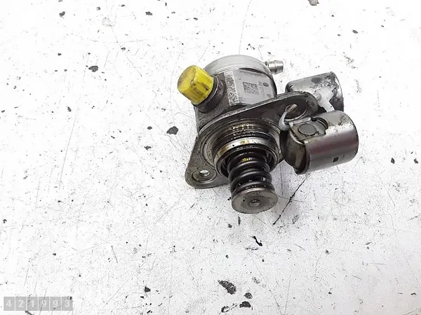 Polttoainepumppu Audi A1 2016 1400 TFSI 04E127025B image 2