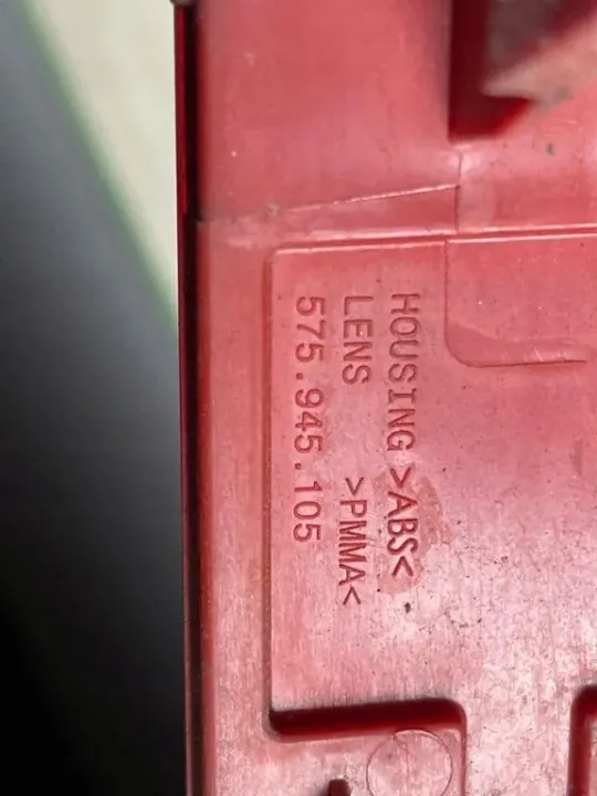 Bumperreflector SEAT OE 575945105 - Gebruikt image 4