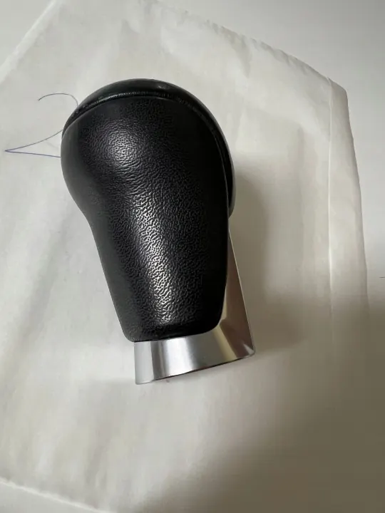 Pomo de mudanças Mazda OEM GBGGGRF122244635 - Usado image 10