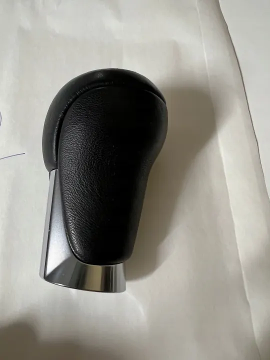 Pomo de mudanças Mazda OEM GBGGGRF122244635 - Usado image 9