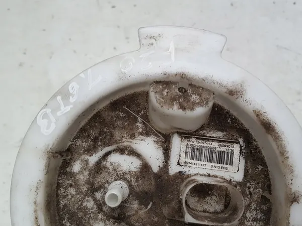 BMW F20 F30 316 320 N13 Brandstofpomp OEM 7243974 image 2