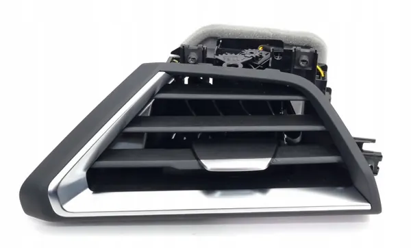 Grille d'aération gauche Audi E-Tron GT OEM 4J3819701 image 2