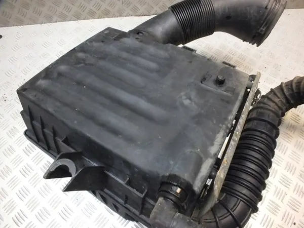 VW Amarok I Ilmansuodatinrakenne 2.0 BiTDI OEM 2H0129620B image 10