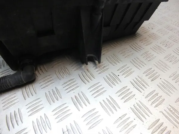 VW Amarok I Ilmansuodatinrakenne 2.0 BiTDI OEM 2H0129620B image 7