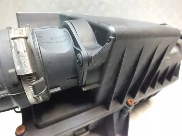 VW Amarok I Ilmansuodatinrakenne 2.0 BiTDI OEM 2H0129620B image 9