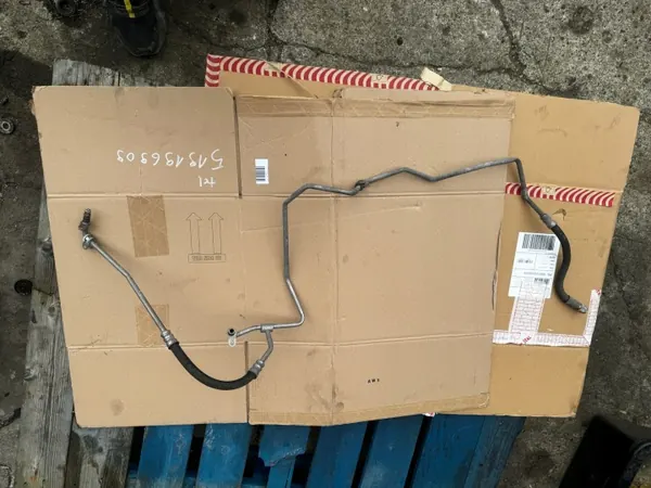 Mercedes 4MATIC Versnellingsbak Hydrauliekleiding OEM A2042701427 image 2