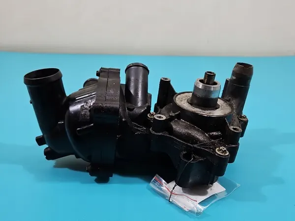 Vattenpump Audi Q7 I 4L 4.2 V8 FSI OEM 079121012D image 3