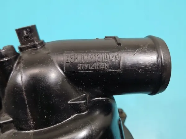 Vattenpump Audi Q7 I 4L 4.2 V8 FSI OEM 079121012D image 8