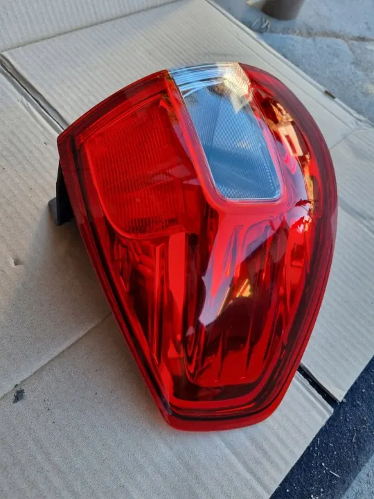 Lámpara Trasera Izquierda Renault Koleos OEM 26555JY00A image 4
