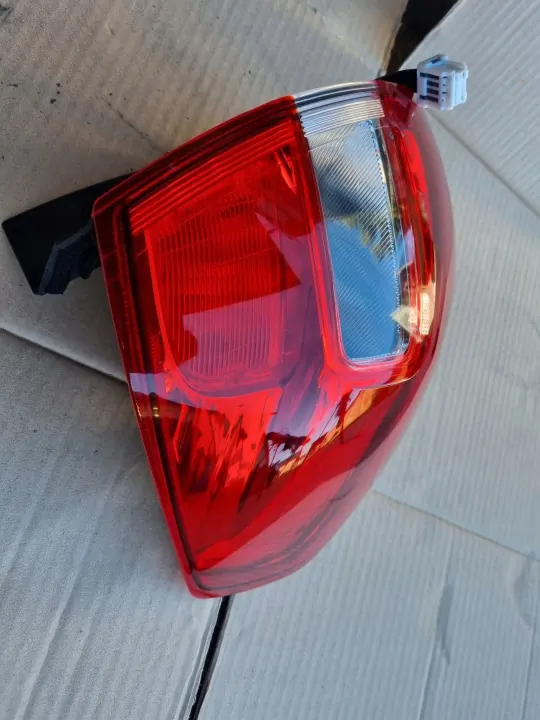 Lámpara Trasera Izquierda Renault Koleos OEM 26555JY00A image 5