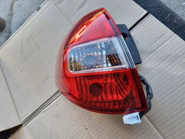 Lámpara Trasera Izquierda Renault Koleos OEM 26555JY00A image 7
