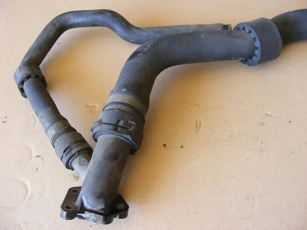 BMW E46 330d M57N Yläjäähdyttimen letku image 3