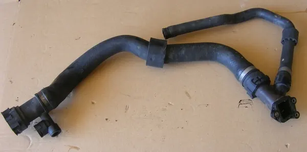 BMW E46 330d M57N Yläjäähdyttimen letku image 5