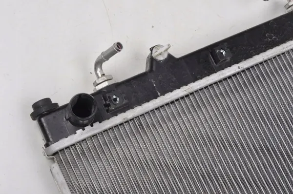 Radiateur d'eau Suzuki Jimny IV 1.5 OEM 524042 image 3