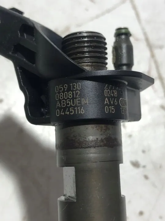 Injector Volkswagen OE 059130277AB - Usado image 4