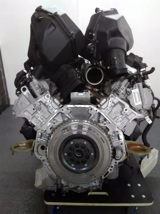 Motor BMW S63B44B Nuevo OEM S63B44B image 3