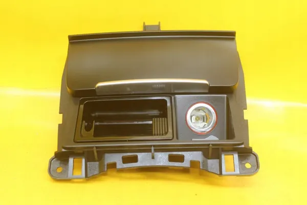 Audi Q5 8R Asbak OEM 8K0857965 8K0857951 image 4