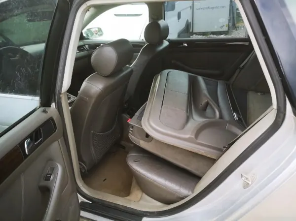 Insugningsgrenrör OEM 038129713AJ Audi A6 1.9L image 10