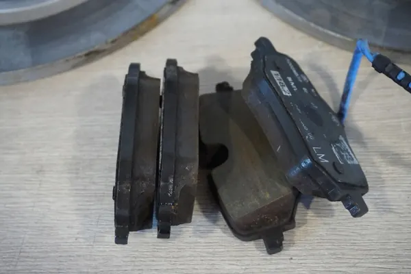 Bromsskivor Belägg Sensor OEM 6891085 BMW Begagnad image 4