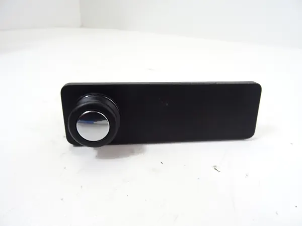 Jaguar XE X760 Aanstekercontactdoos OEM FK72-045B48-AQ image 3