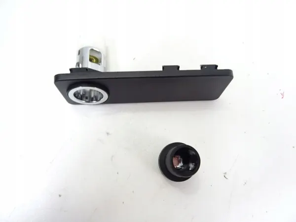 Jaguar XE X760 Aanstekercontactdoos OEM FK72-045B48-AQ image 4
