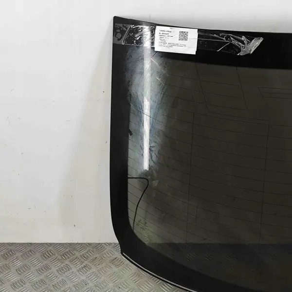 Ventana trasera Mercedes-Benz OEM A1186700300 - Usado image 3