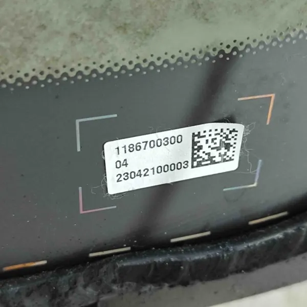 Ventana trasera Mercedes-Benz OEM A1186700300 - Usado image 7