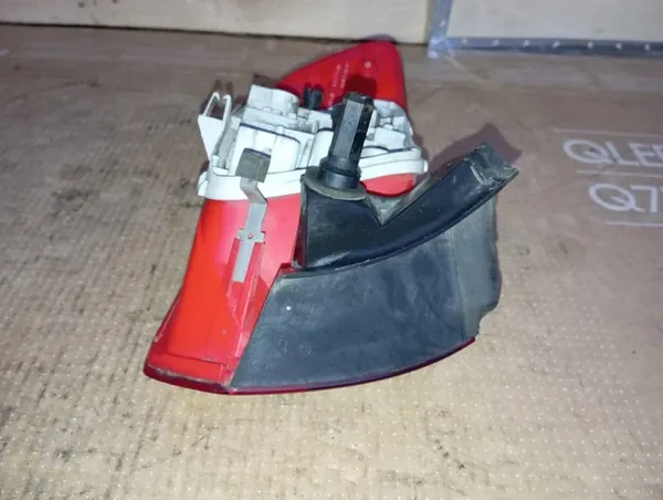 AUDI A3 2005-2009 Luz Trasera Derecha 8P4945096C image 4