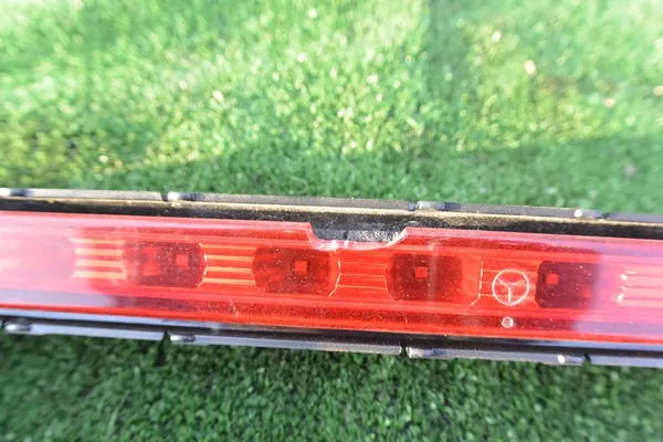 Mercedes W211 Kolmas Jarruvalo A2118201456 image 2