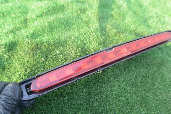 Mercedes W211 Kolmas Jarruvalo A2118201456 image 3