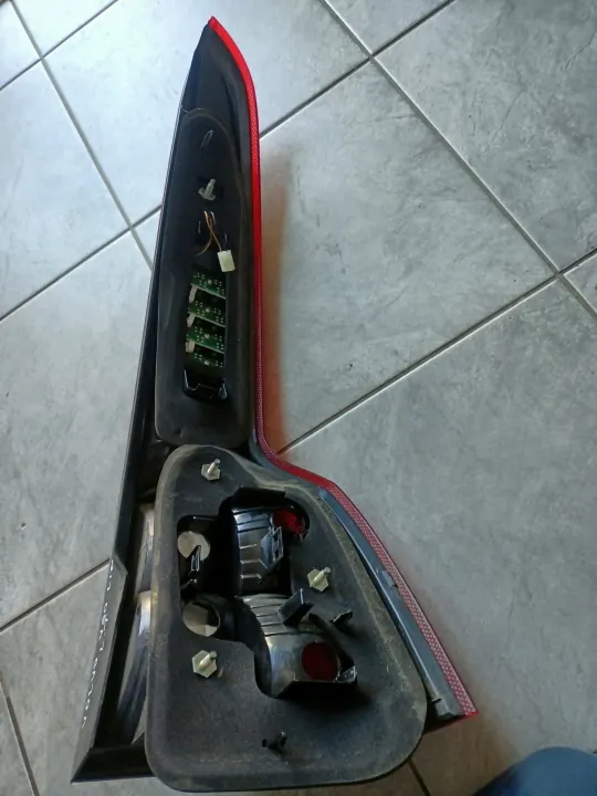 Lámpara Trasera Izquierda LED Volvo V50 OEM 30744541 image 6