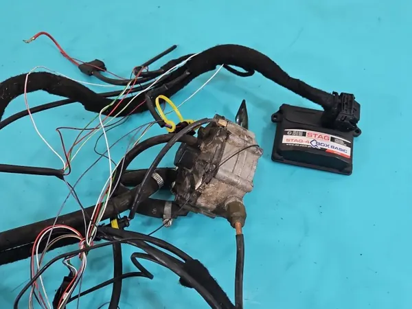 Stag 4 QBox Basic LPG Kit - IMPRK1511230 image 3
