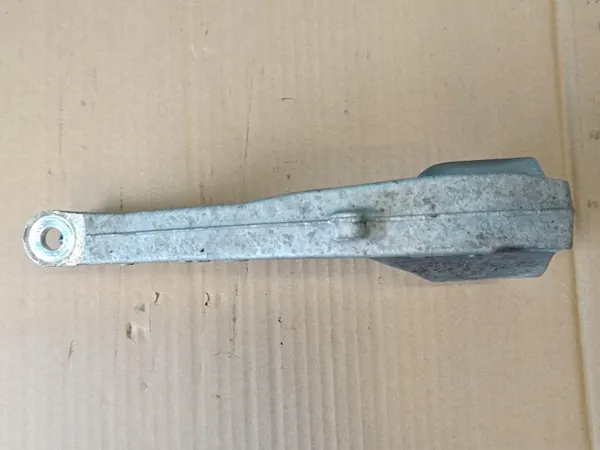Etuvasen iskunvaimenninpidike OEM 4M0413037N Audi Q5 image 3
