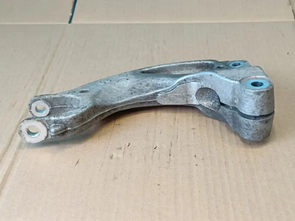 Etuvasen iskunvaimenninpidike OEM 4M0413037N Audi Q5 image 4